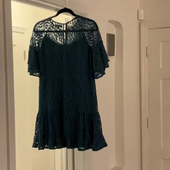 Elegant Lace Dress in Dark Blue - Picture 3 of 3